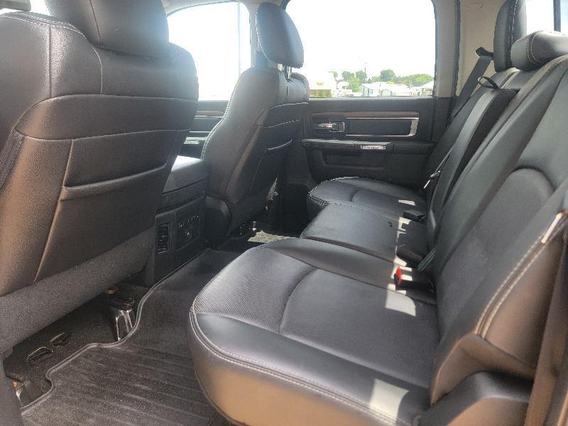 RAM 1500 Laramie Crew Cab SWB 4WD 2015