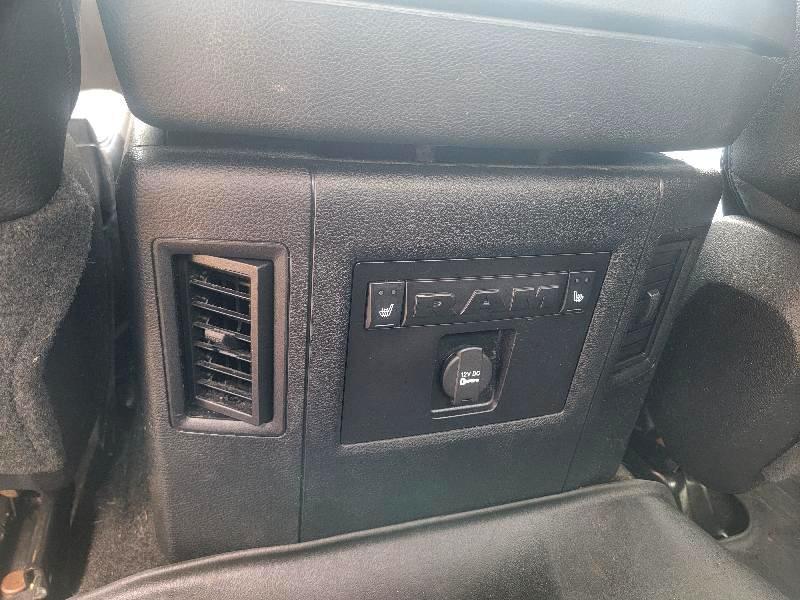 RAM 1500 Laramie Crew Cab SWB 4WD 2015