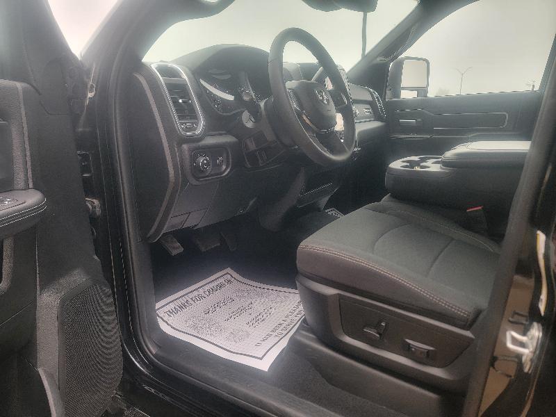 RAM 2500 Tradesman Crew Cab SWB 4WD 2025