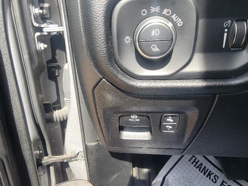 RAM 1500 Big Horn Crew Cab SWB 4WD 2020