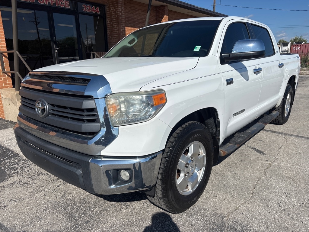 2014 Toyota Tundra CrewMax SR5 photo 2