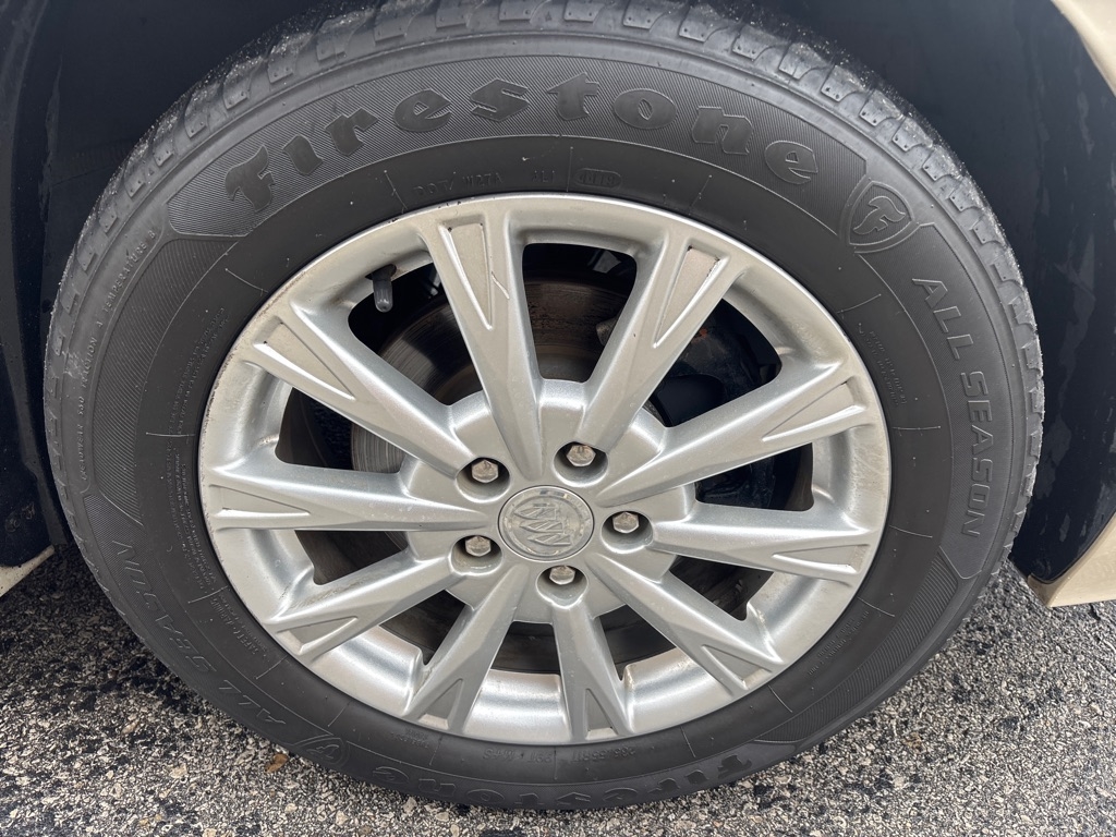 Buick Lucerne 4dr Sdn CXL 2011 Buick Lucerne 4dr Sdn CXL 2011