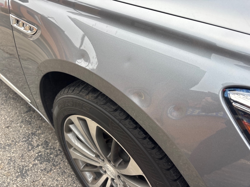 Buick LaCrosse 4dr Sdn Premium AWD 2018