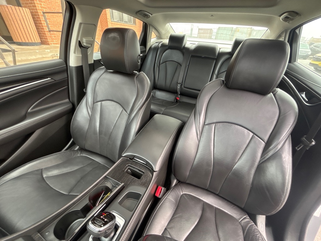 Buick LaCrosse 4dr Sdn Premium AWD 2018