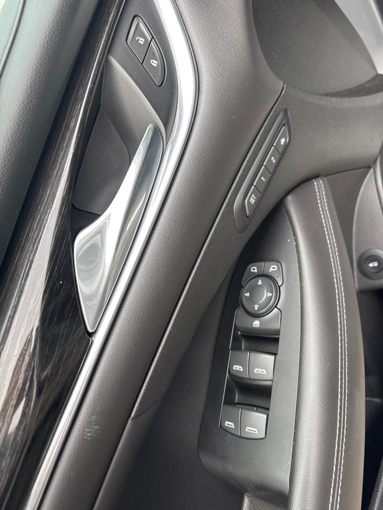 Buick LaCrosse 4dr Sdn Premium AWD 2018