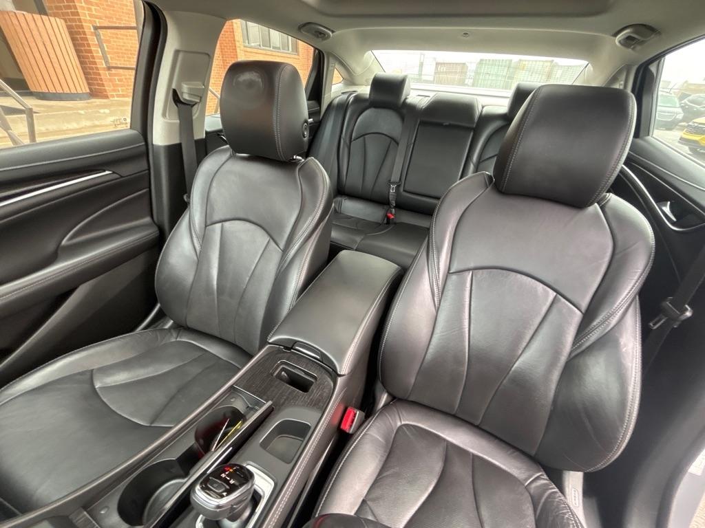 Buick LaCrosse 4dr Sdn Premium AWD 2018