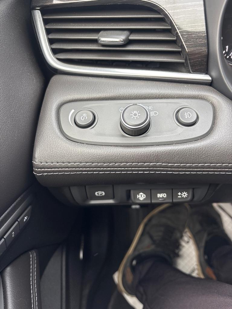 Buick LaCrosse 4dr Sdn Premium AWD 2018