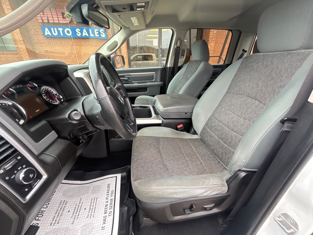 RAM 1500 Classic Big Horn 4x4 Crew Cab 5'7" Box 2019