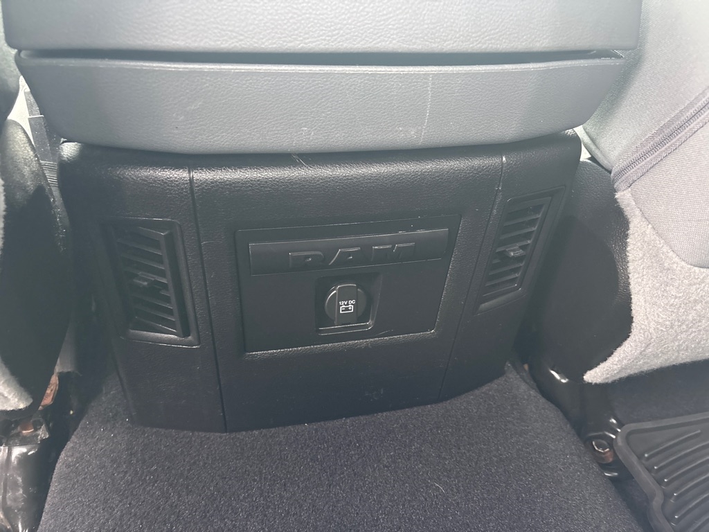 RAM 1500 Classic Big Horn 4x4 Crew Cab 5'7" Box 2019