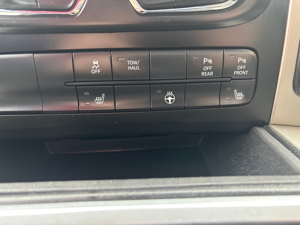 RAM 1500 Classic Big Horn 4x4 Crew Cab 5'7" Box 2019