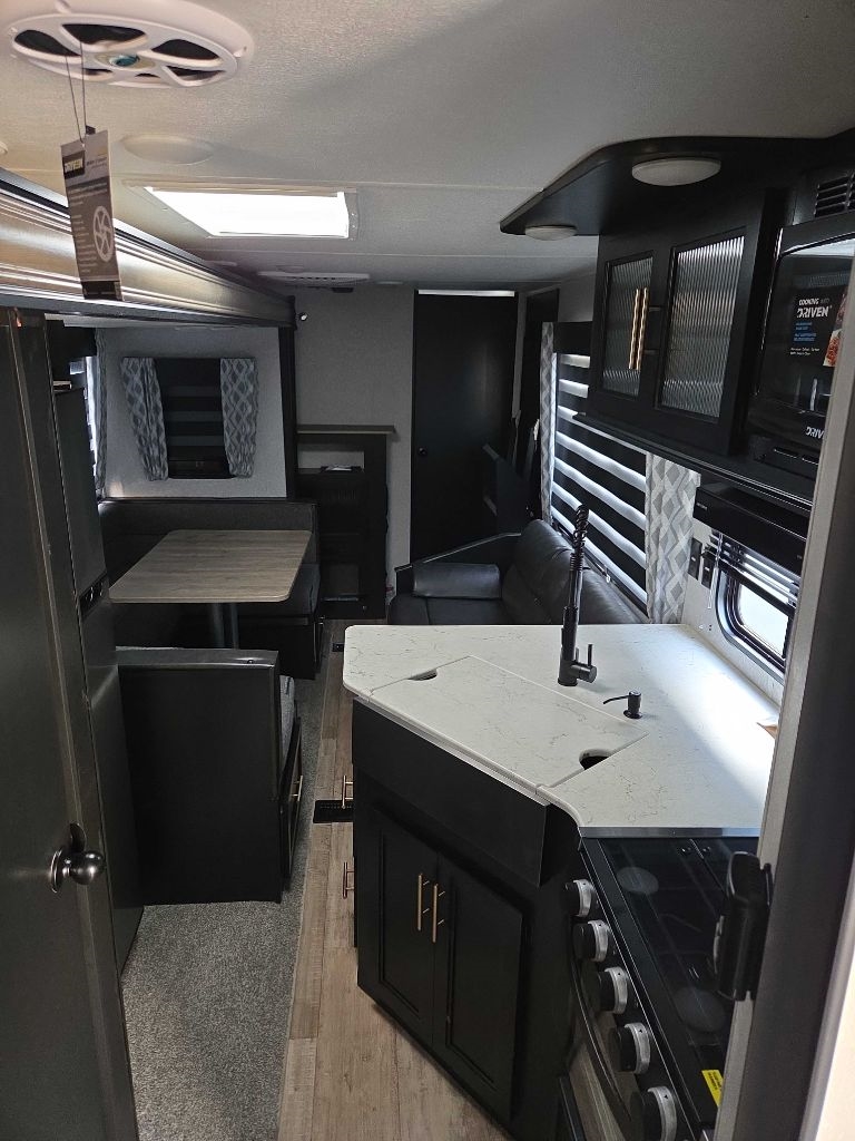 Forest River Cherokee  2022