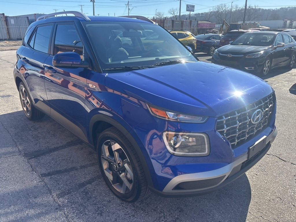 Hyundai Venue Limited IVT 2025