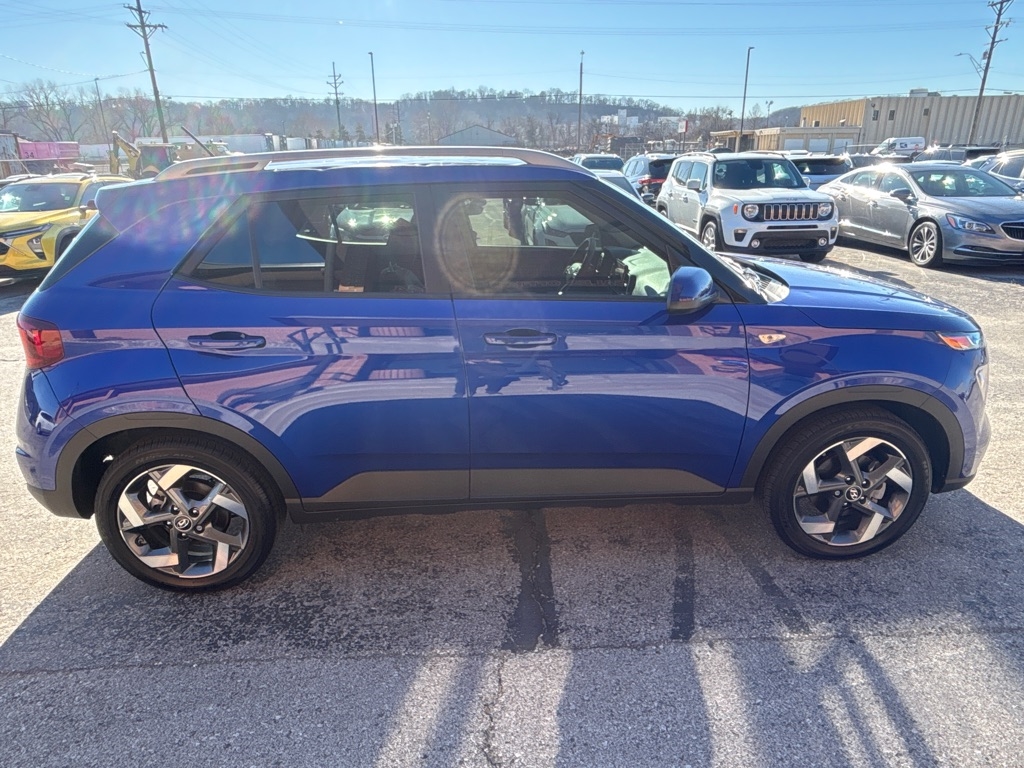 Hyundai Venue Limited IVT 2025