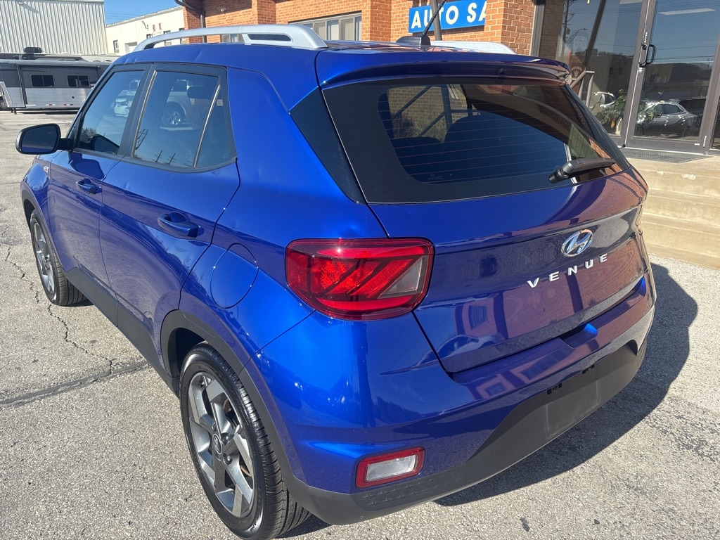 Hyundai Venue Limited IVT 2025