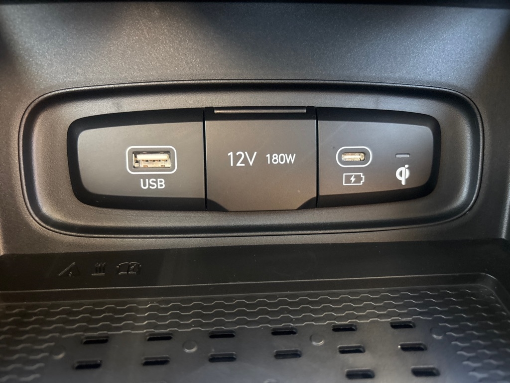 Hyundai Venue Limited IVT 2025