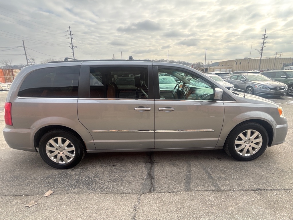 Chrysler Town & Country 4dr Wgn Touring 2014