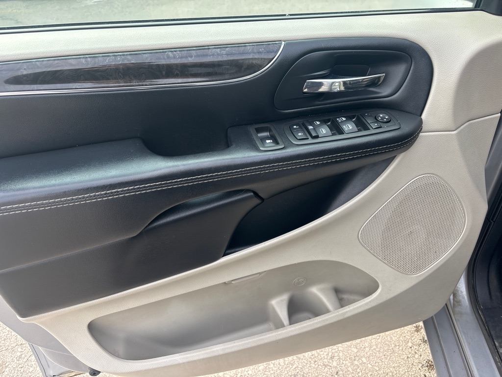 Chrysler Town & Country 4dr Wgn Touring 2014