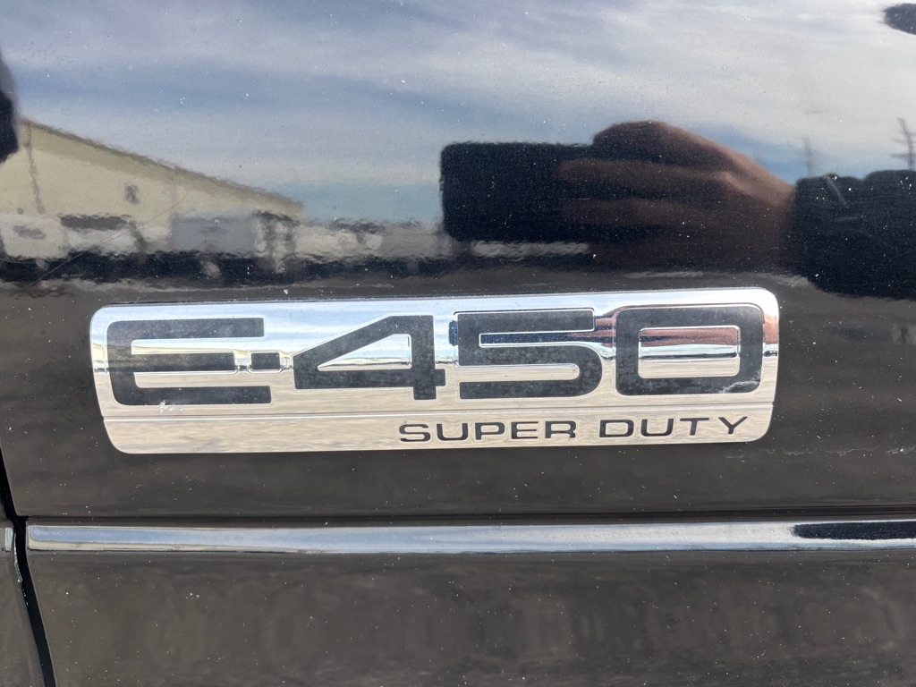 Ford E-Series Cutaway E-450 DRW 158" WB 2019