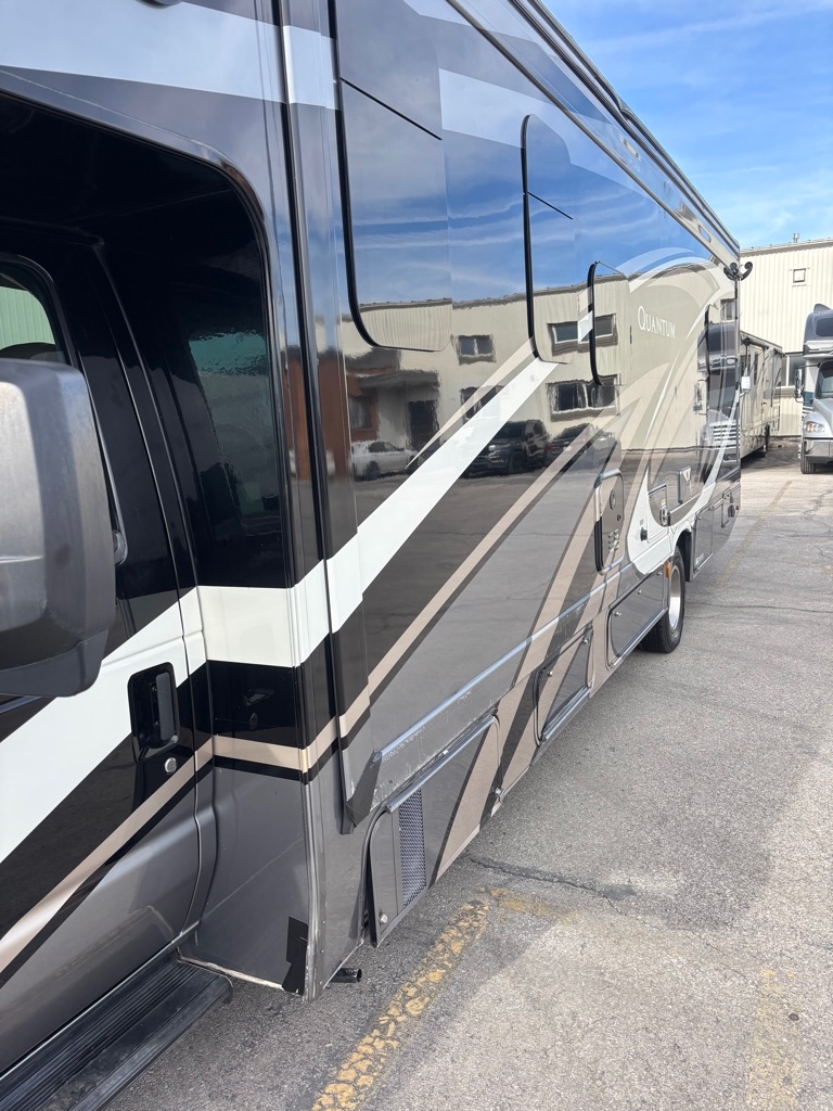 Ford E-Series Cutaway E-450 DRW 158" WB 2019