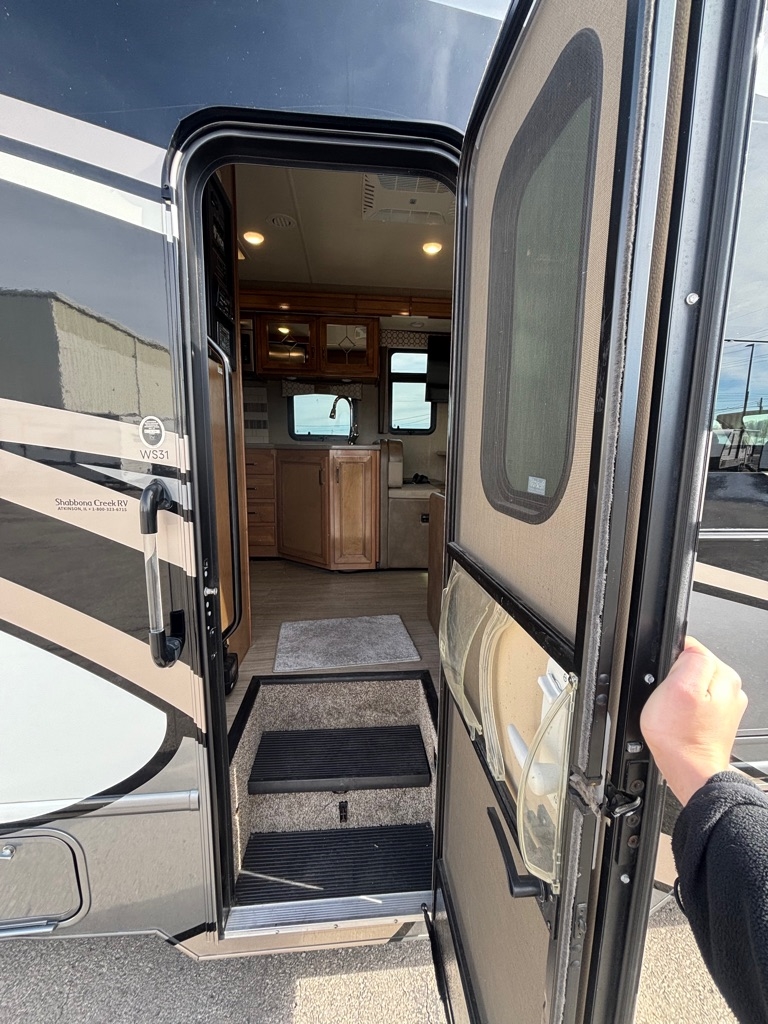 Ford E-Series Cutaway E-450 DRW 158" WB 2019