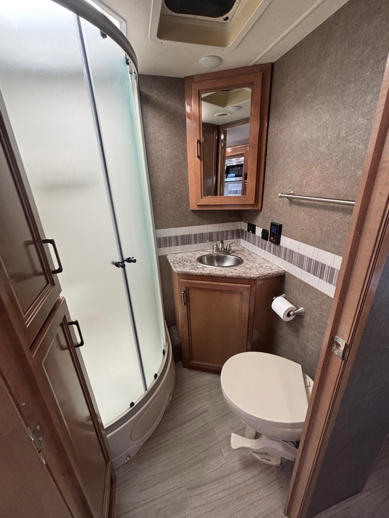 Ford E-Series Cutaway E-450 DRW 158" WB 2019