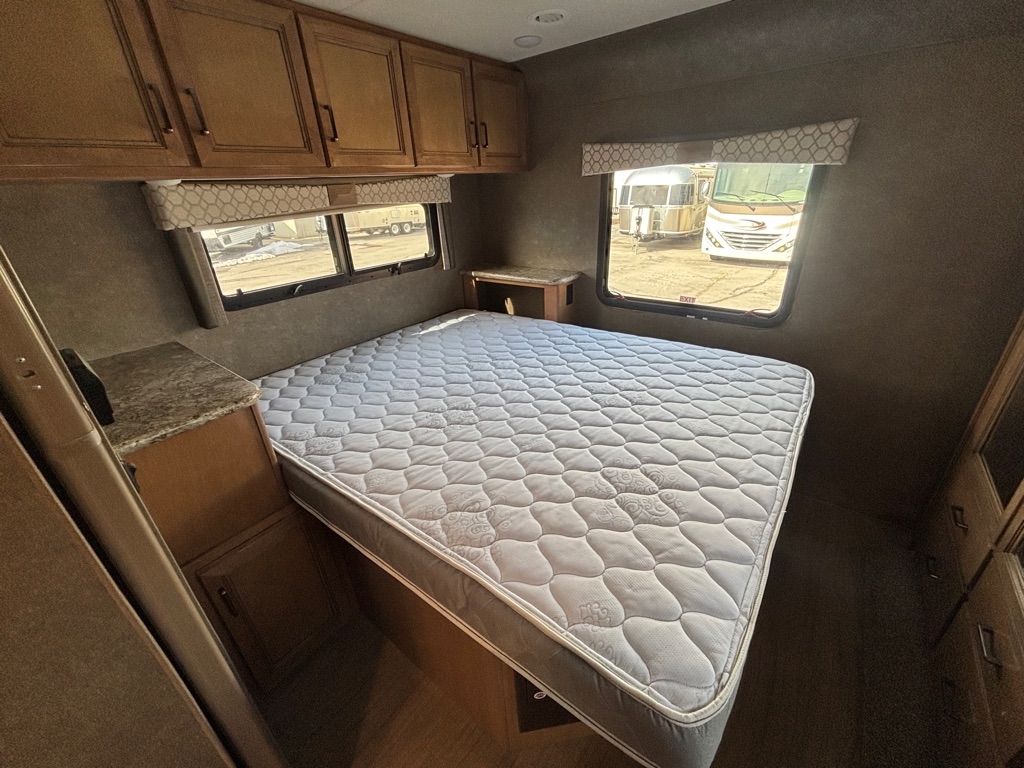 Ford E-Series Cutaway E-450 DRW 158" WB 2019