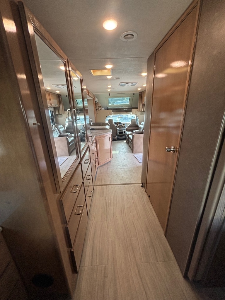 Ford E-Series Cutaway E-450 DRW 158" WB 2019