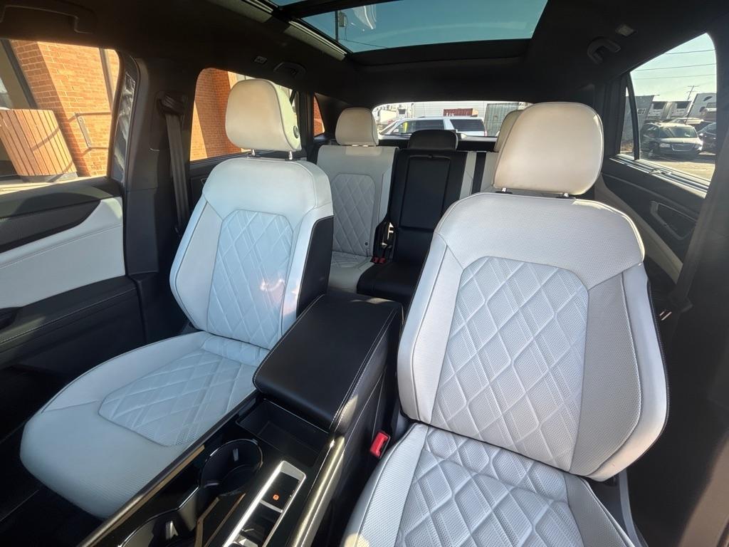 Volkswagen Atlas Cross Sport 2.0T SEL Premium R-Line 4MOTION 2024