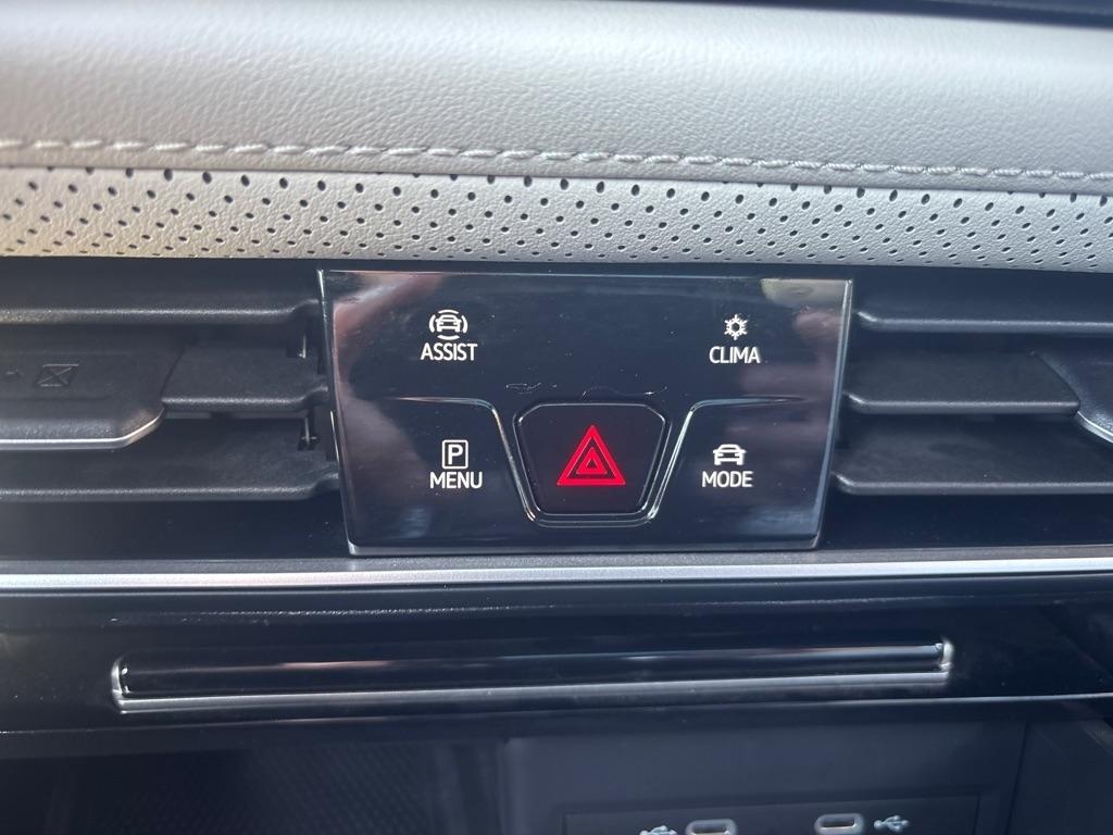 Volkswagen Atlas Cross Sport 2.0T SEL Premium R-Line 4MOTION 2024