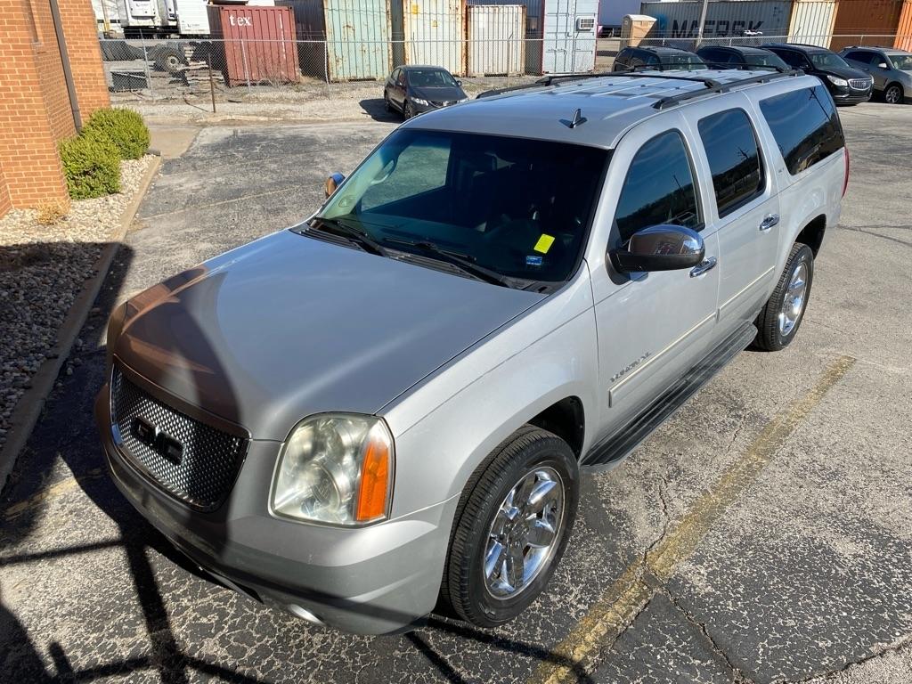 GMC Yukon XL 4WD 4dr 1500 SLT 2010