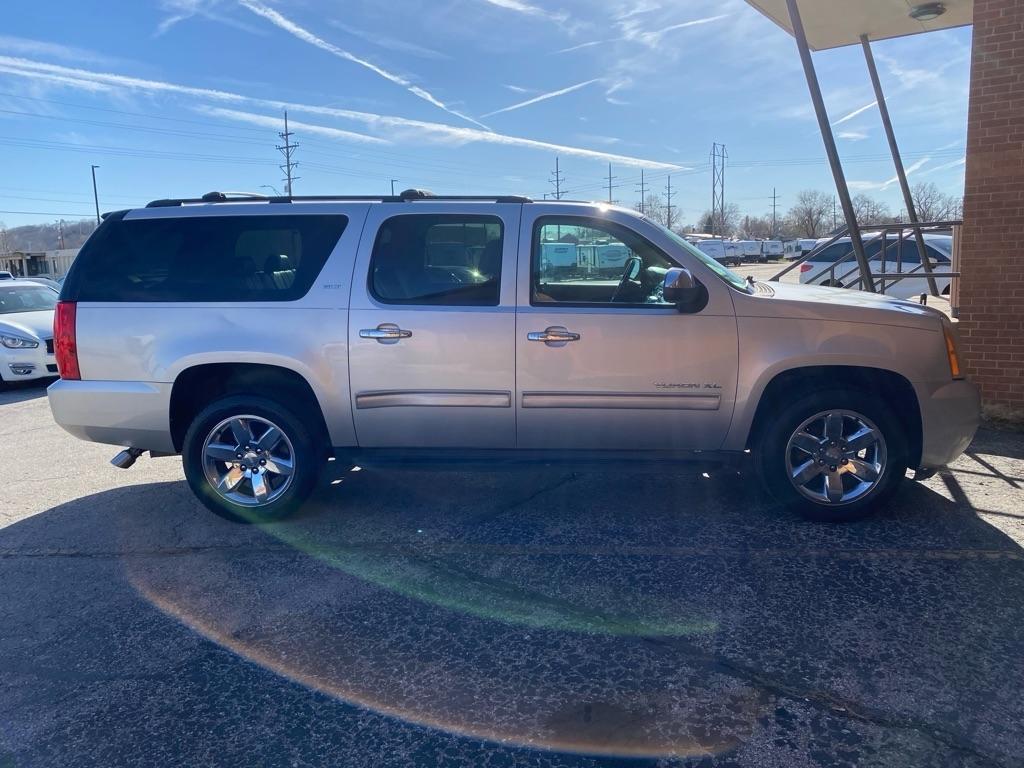 GMC Yukon XL 4WD 4dr 1500 SLT 2010