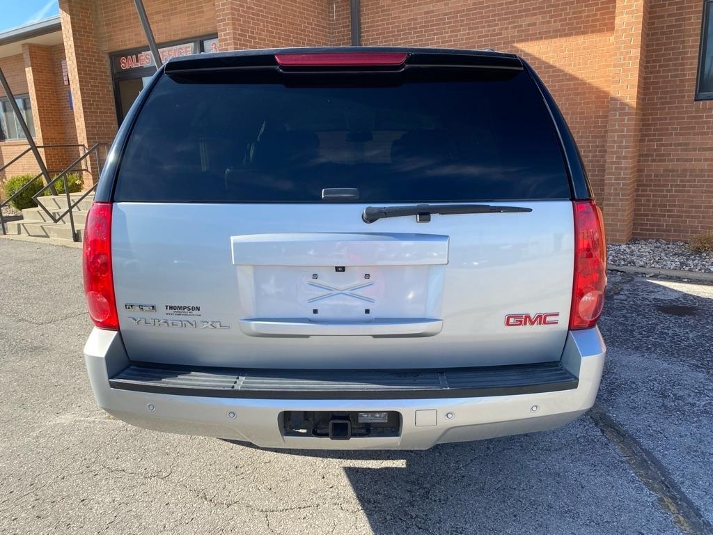 GMC Yukon XL 4WD 4dr 1500 SLT 2010