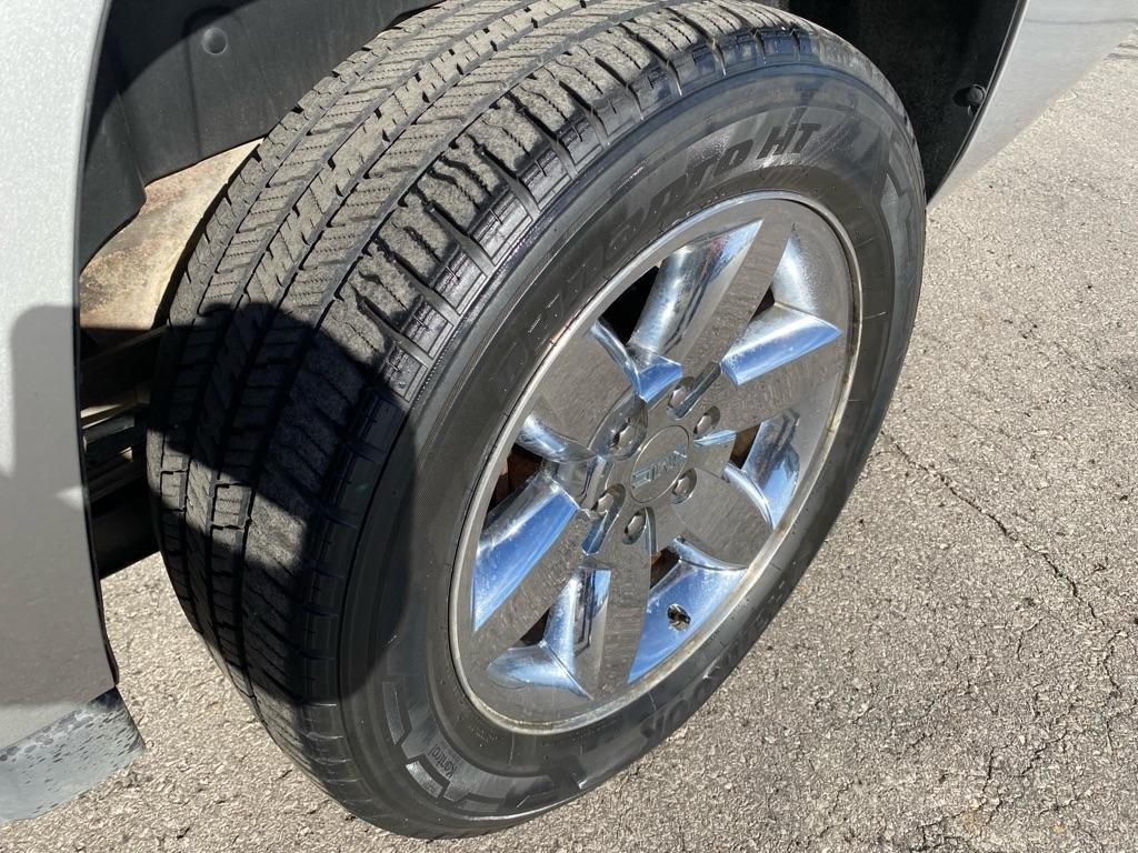 GMC Yukon XL 4WD 4dr 1500 SLT 2010