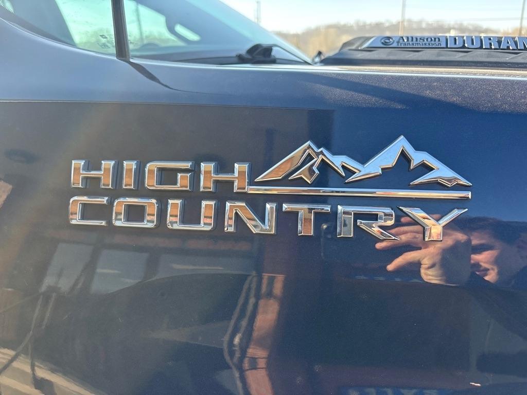 Chevrolet Silverado 3500HD 4WD Crew Cab 159" High Country 2022