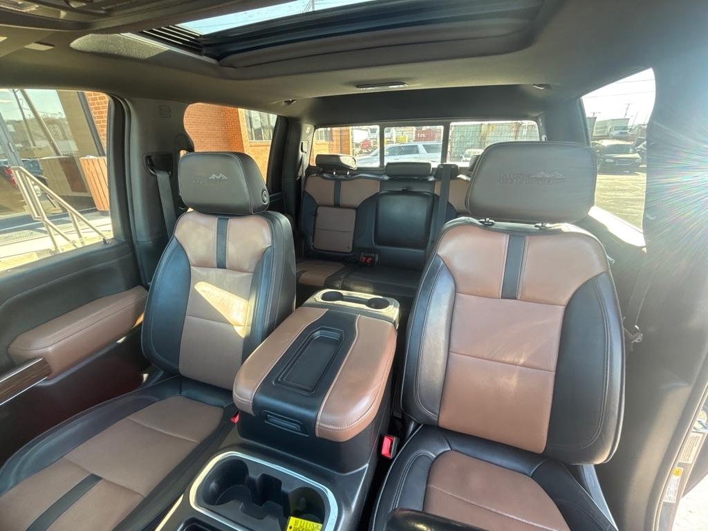 Chevrolet Silverado 3500HD 4WD Crew Cab 159" High Country 2022