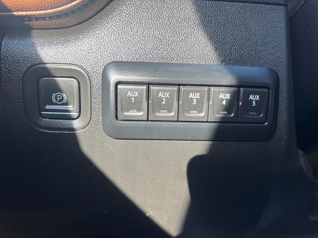 Chevrolet Silverado 3500HD 4WD Crew Cab 159" High Country 2022