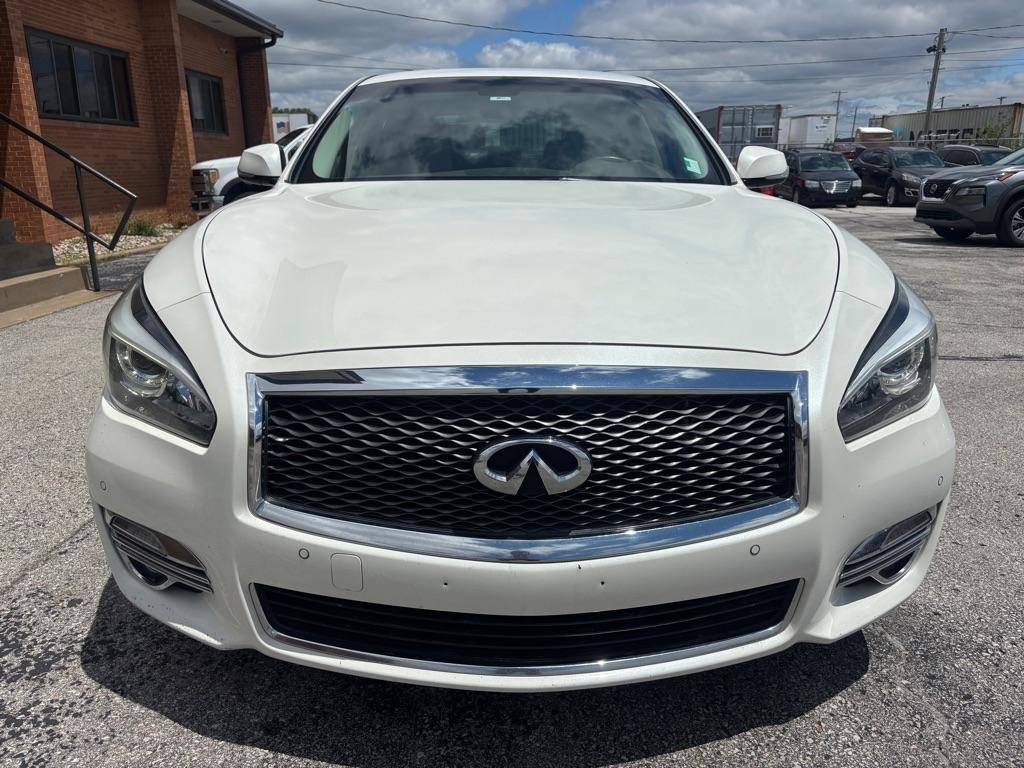 Infiniti Q70 3.7 LUXE RWD 2019