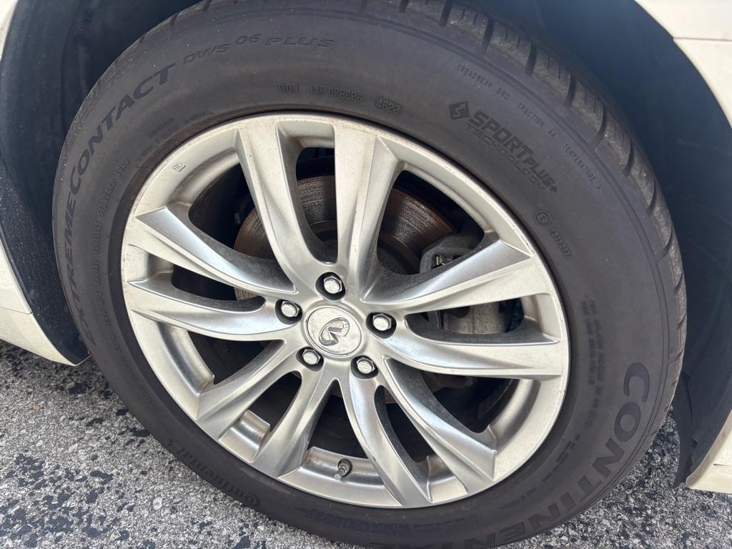 Infiniti Q70 3.7 LUXE RWD 2019