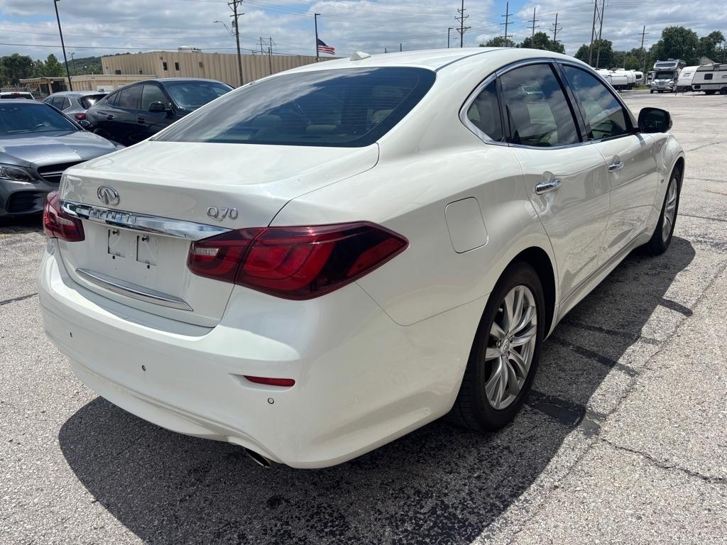 Infiniti Q70 3.7 LUXE RWD 2019