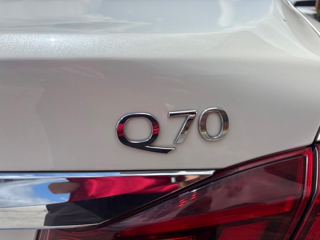 Infiniti Q70 3.7 LUXE RWD 2019