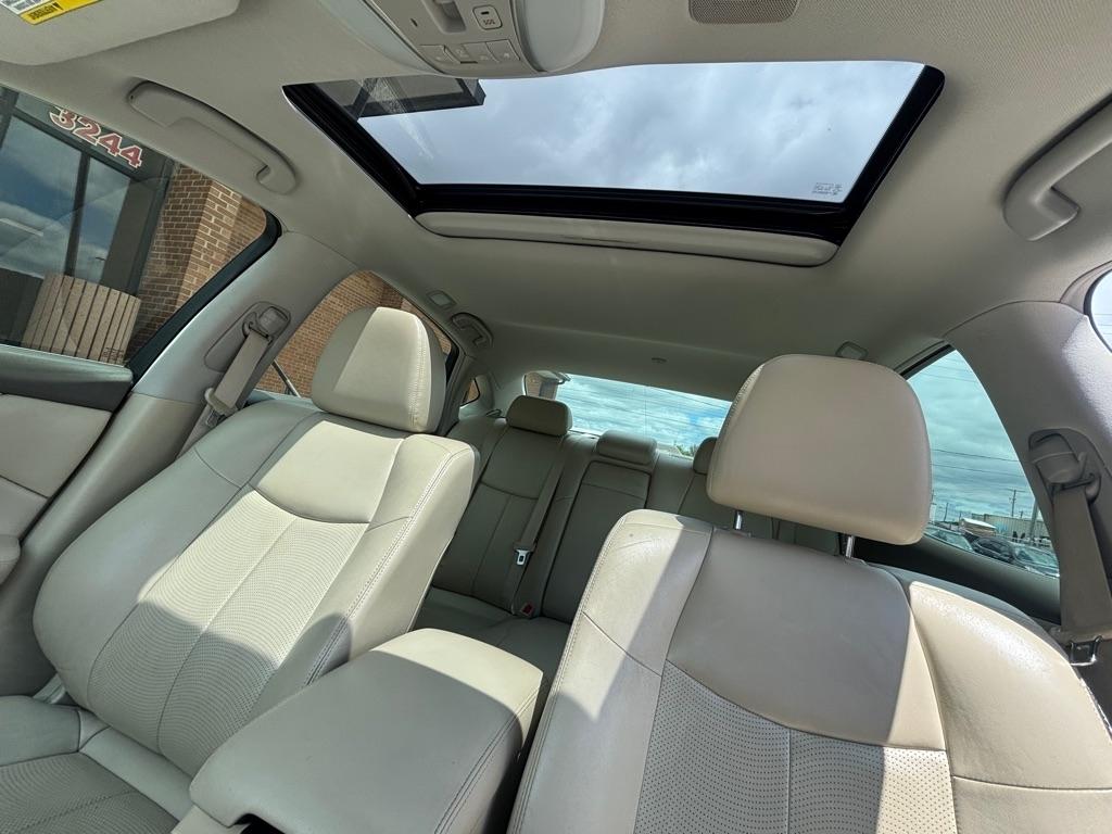 Infiniti Q70 3.7 LUXE RWD 2019