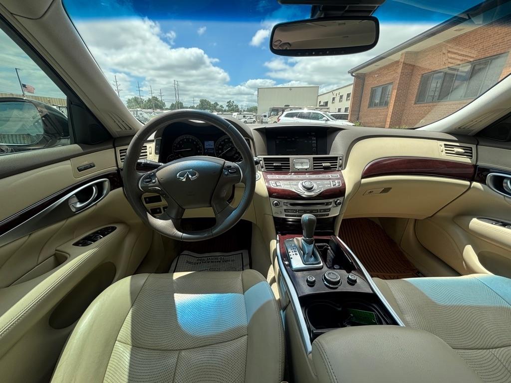 Infiniti Q70 3.7 LUXE RWD 2019