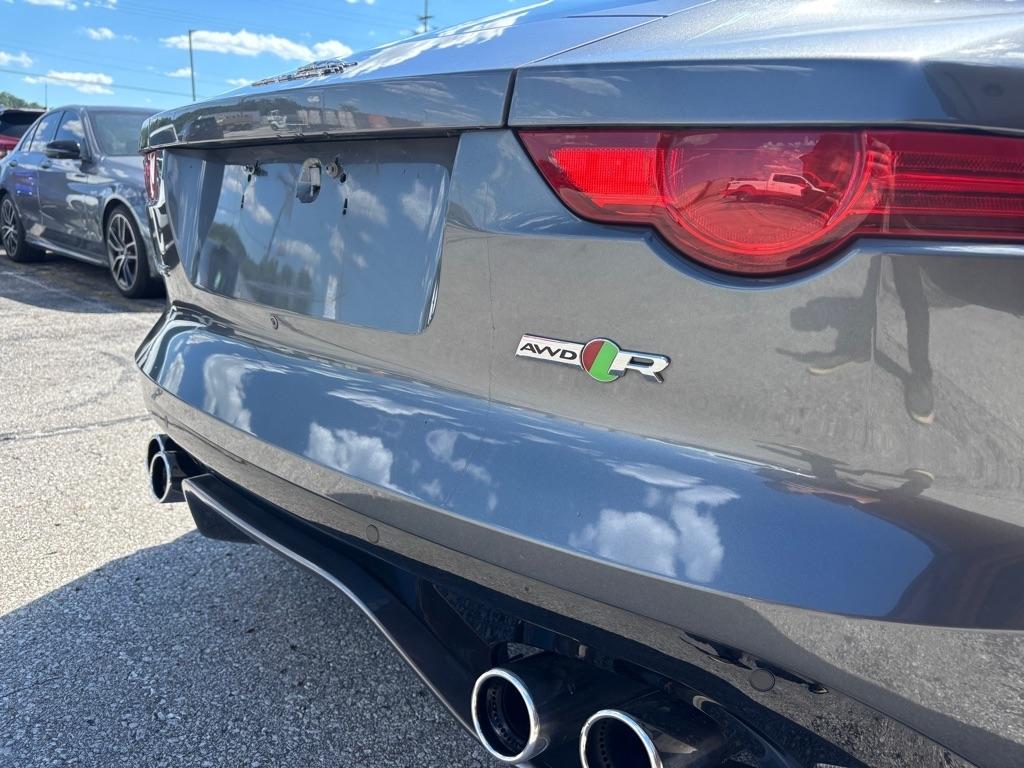 Jaguar F-Type Coupe Auto R AWD 2017