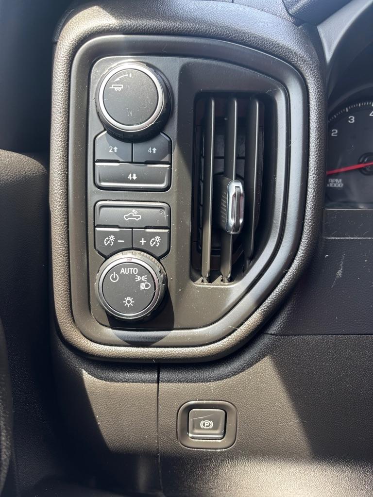 Chevrolet Silverado 2500HD 4WD Double Cab 149" Custom 2022