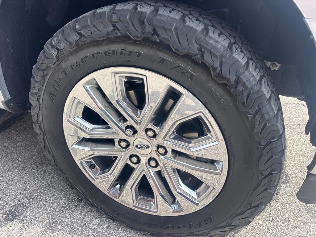 Ford F-150 Lariat 4WD SuperCrew 5.5' Box 2025
