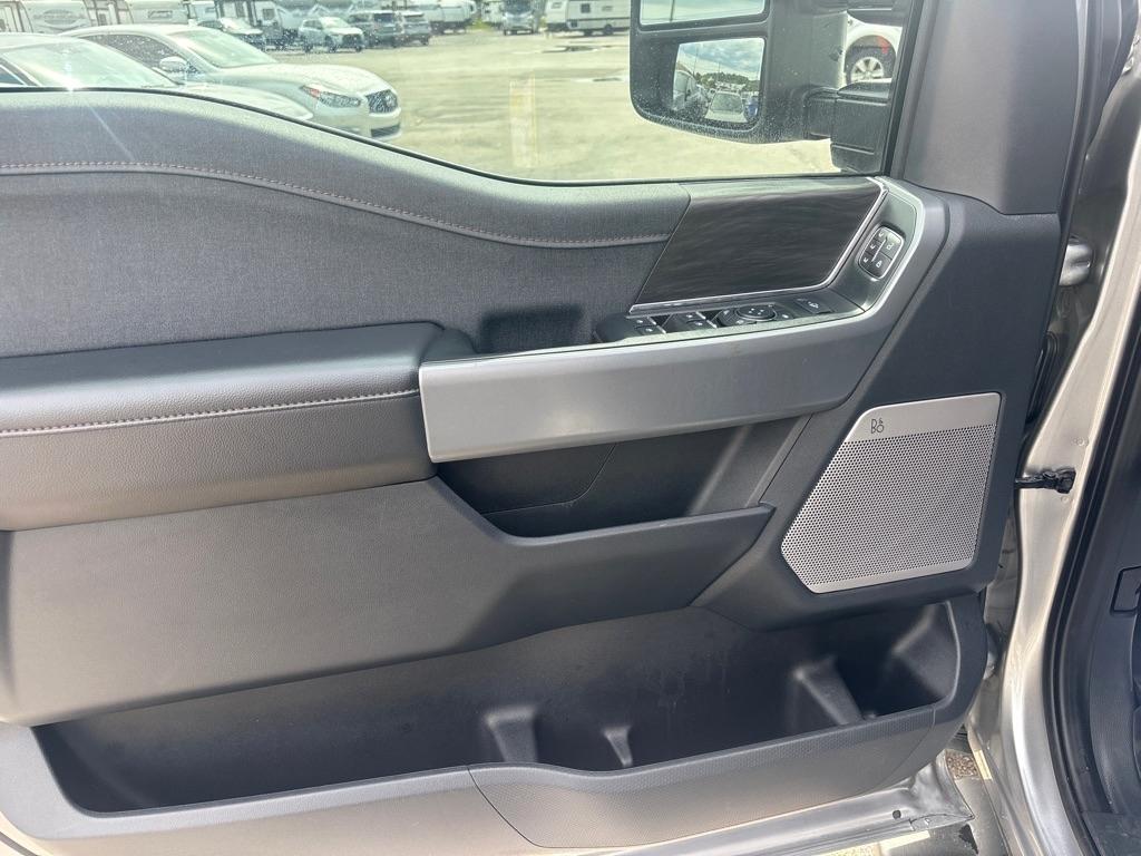 Ford F-150 Lariat 4WD SuperCrew 5.5' Box 2025