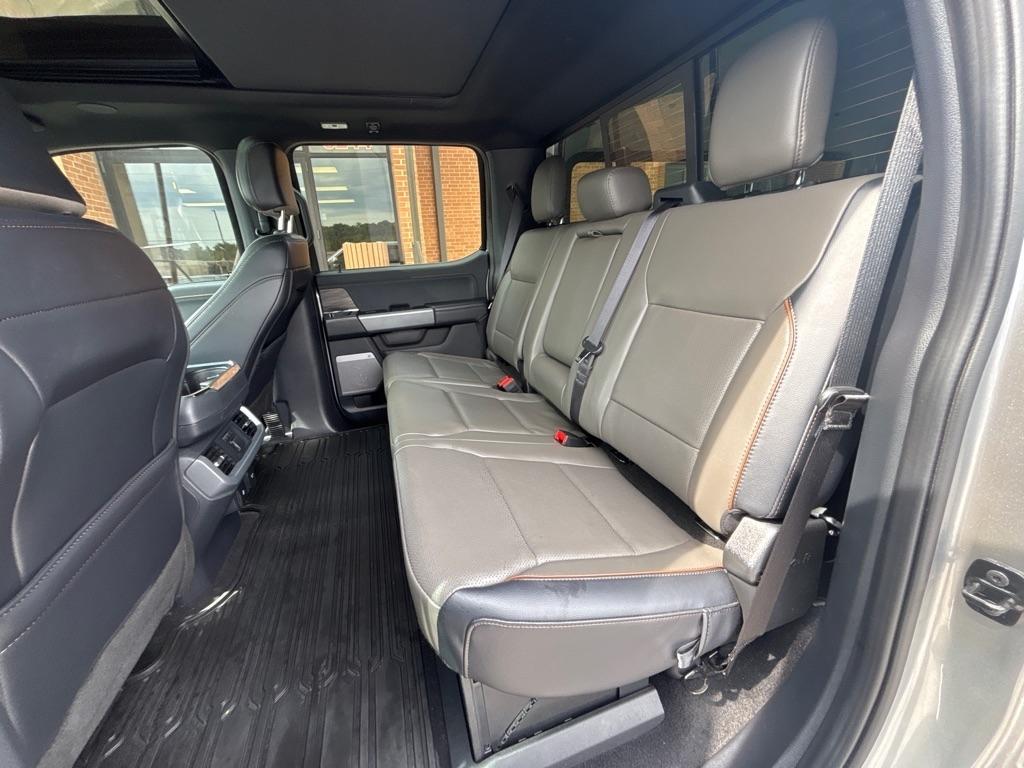 Ford F-150 Lariat 4WD SuperCrew 5.5' Box 2025