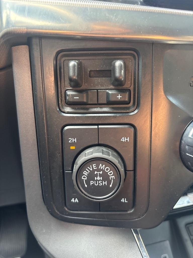 Ford F-150 Lariat 4WD SuperCrew 5.5' Box 2025