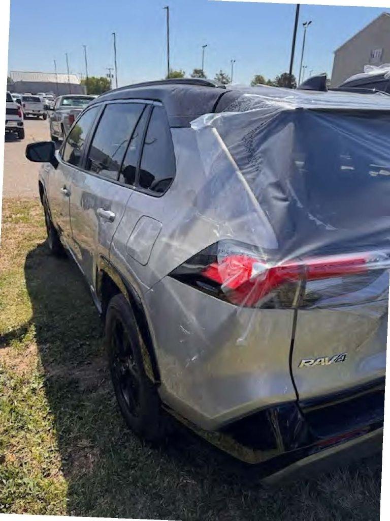 Toyota RAV4 Hybrid XSE AWD (Natl) 2021