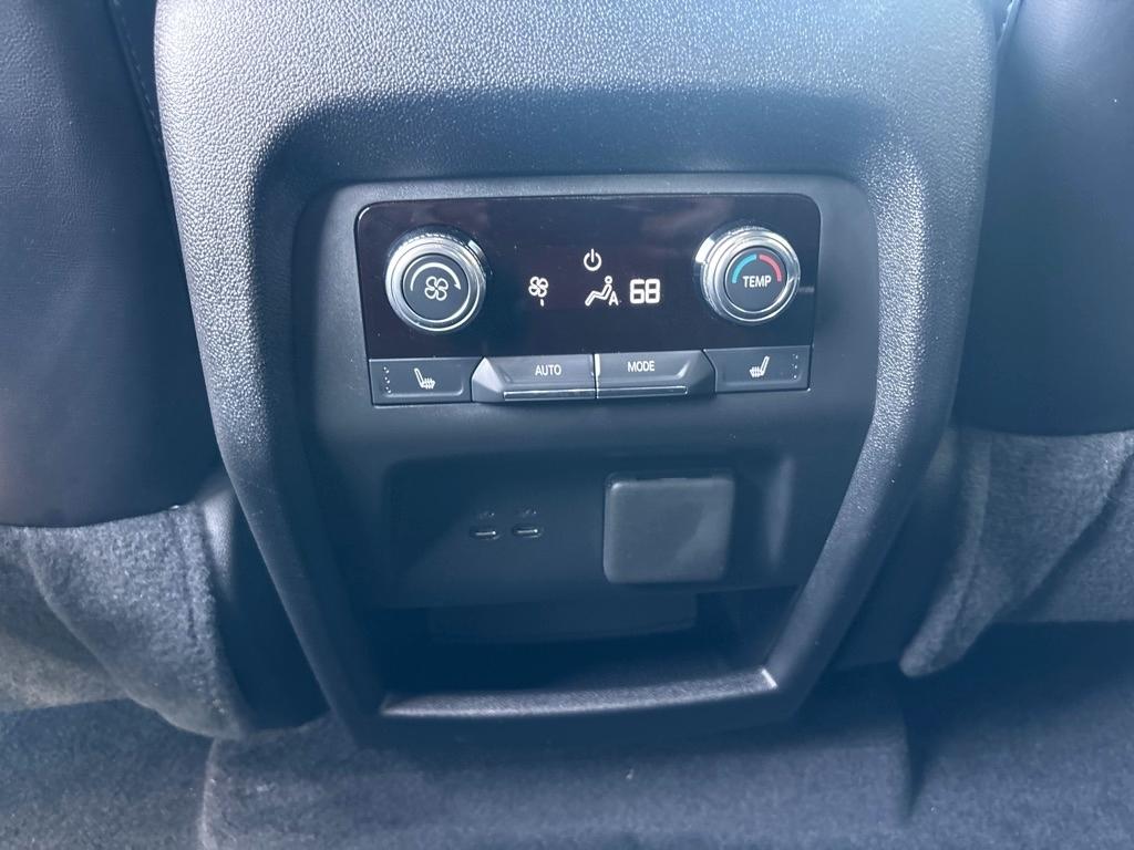 GMC Acadia AWD 4dr Denali 2025